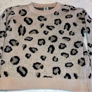 2/$20 Anne Klein Black and Cream Leopard Print Sweater